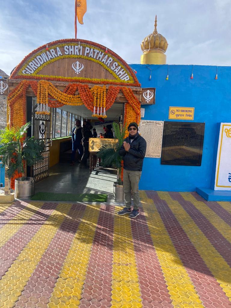 अक्टूबर में घूमने की 10 बेस्ट जगह : Best Places To Visit In October 3 गुरुद्वारा श्री पाथर साहिब, लद्दाख, अक्टूबर में घूमने की जगह, लद्दाख में गुरुद्वारा श्री पाथर साहिब