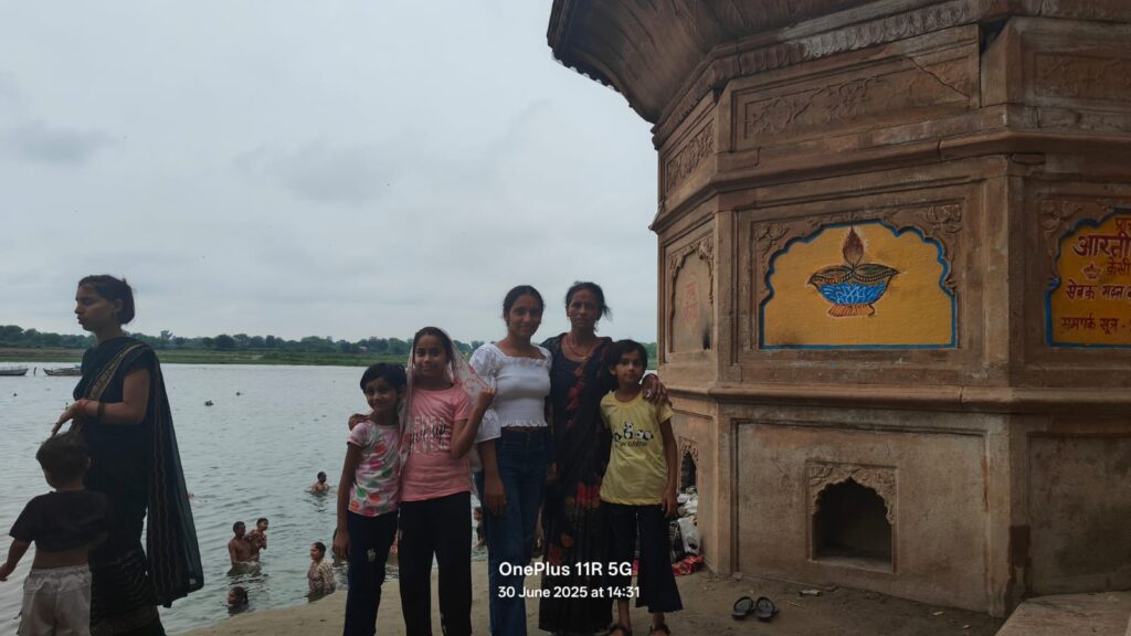 वृन्दावन में घूमने की जगह,  प्रेम मंदिर, ब्रज यात्रा , केशी घाट, बाँके बिहारी मंदिर, मीराबाई मंदिर, श्री रंगनाथ मंदिर, गोपेश्वर महादेव मंदिर, निधिवन, राधा वल्लभ मंदिर, वृंदावन के पूज्य स्थान, वृंदावन के धार्मिक स्थान, वृंदावन के मंदिर, श्री कृष्ण की लीला स्थली, माँ वैष्णो देवी मंदिर,