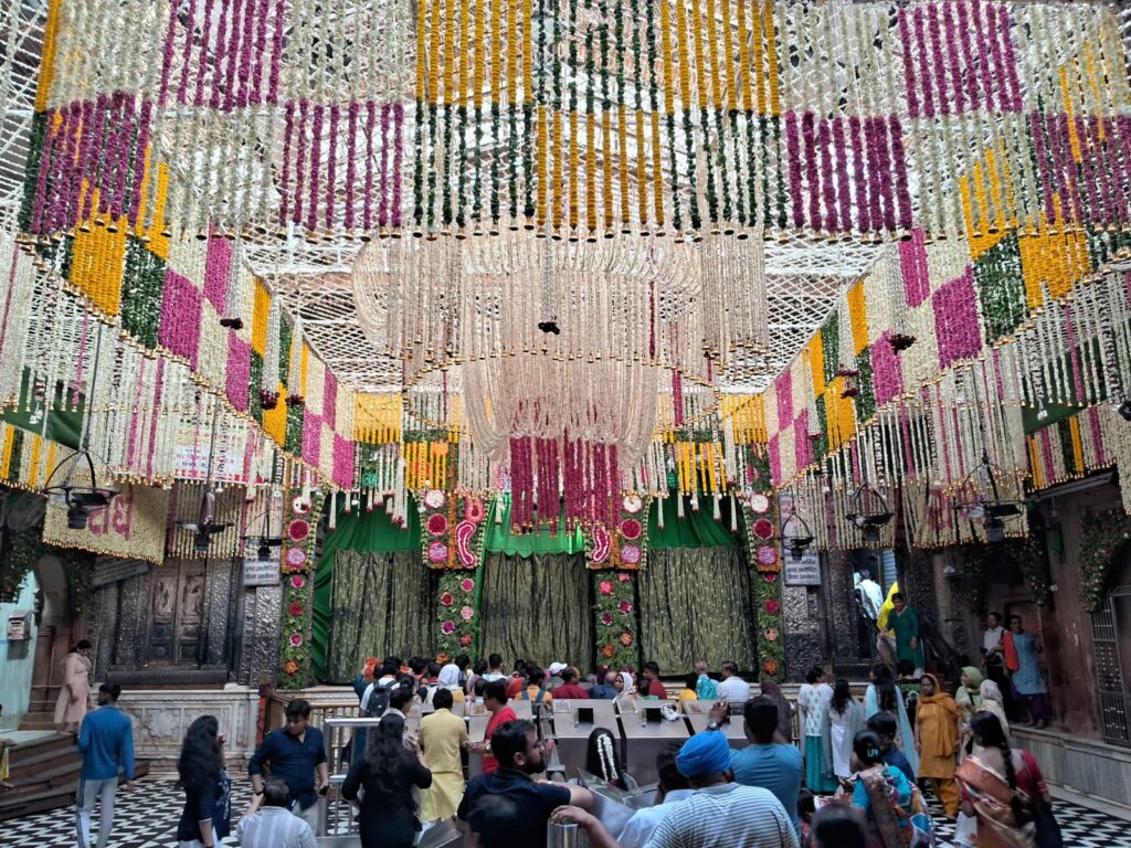 वृन्दावन में घूमने की जगह( ब्रज यात्रा विवरण-5) 1 वृंदावन में घूमने की जगह, बृज यात्रा , मथुरा में घूमने की जगह, उत्तर प्रदेश में घूमने की जगह,