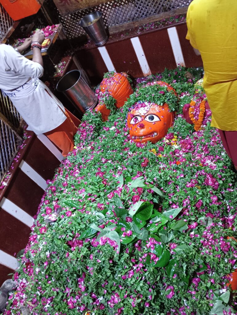 प्रयागराज में घूमने की जगह : Best Places To Visit in Pryagraj 3 प्रयागराज में घूमने की जगह, bde hanuman ji