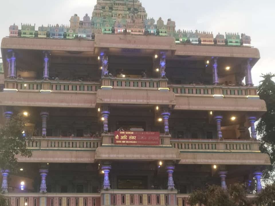 प्रयागराज में घूमने की जगह : Best Places To Visit in Pryagraj 5 प्रयागराज में घूमने की जगह, श्री आदि शंकर विमान मंडपम