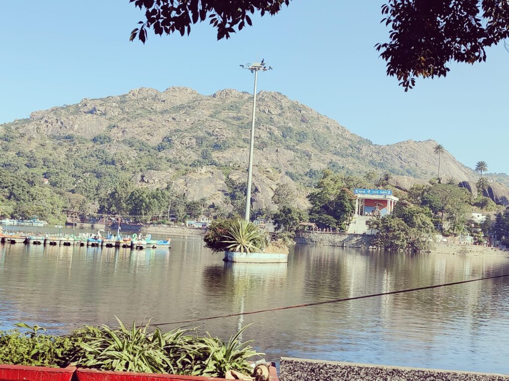 मई में घूमने की 10 बेस्ट जगह (Places To Visit In May) 3 Places To Visit In May, मई में घूमने की 10 बेस्ट जगह, MOUNT ABU,
