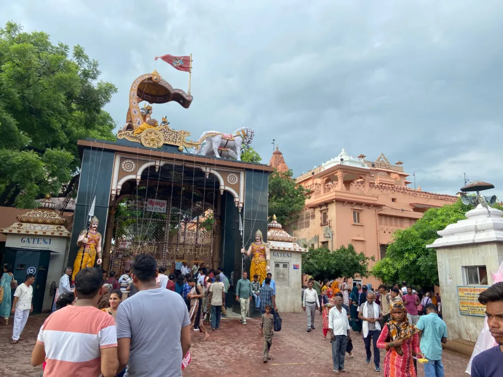 मार्च में घूमने की 10 बेस्ट जगह 1 मार्च में घूमने की 10 बेस्ट जगह, मथुरा में घूमने की जगह, श्रीकृष्ण जन्मभूमि, वृंदावन में घूमने की जगह,
