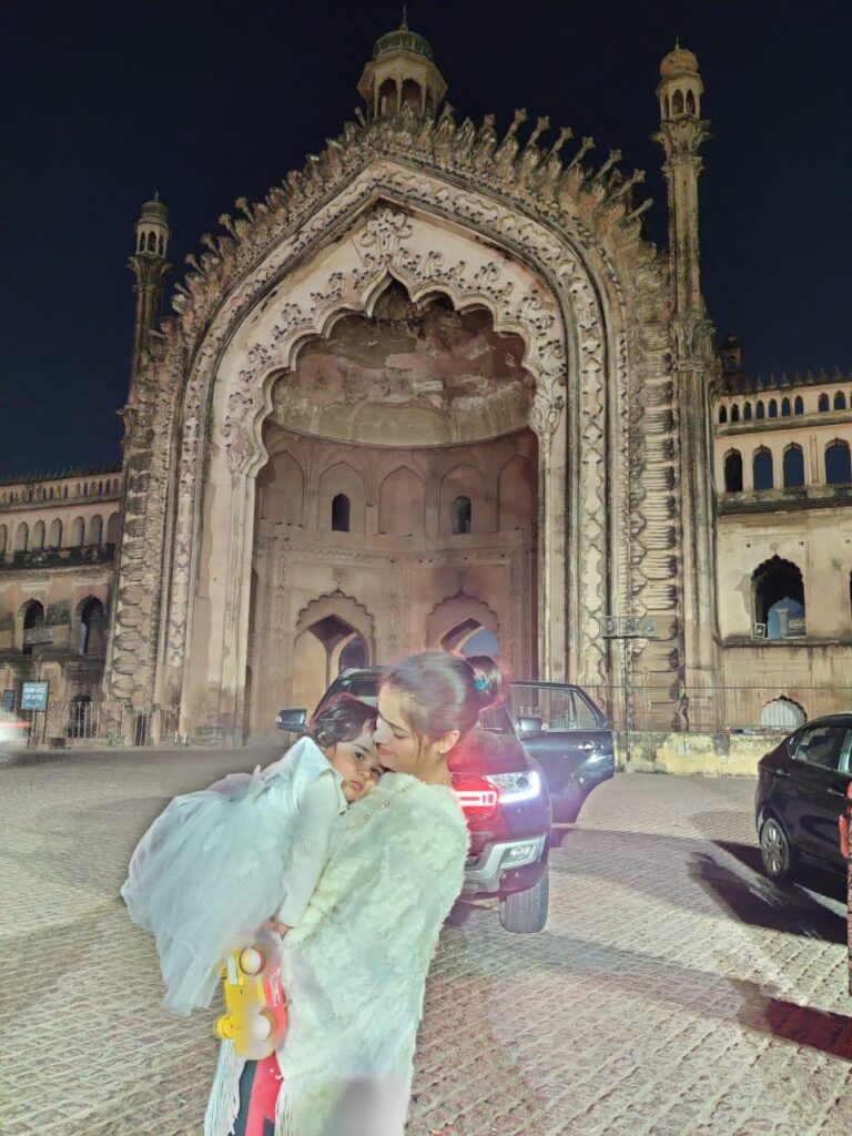 लखनऊ में घूमने की जगह 6 लखनऊ में घूमने की जगह, रूमी दरवाजा