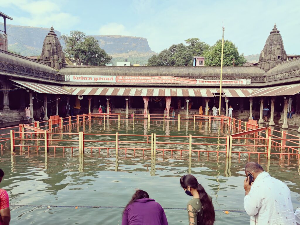 त्र्यंबकेश्वर ज्योतिर्लिंग, 12 ज्योतिर्लिंग, त्र्यंबकेश्वर MANDIR, THIRTHRAJ KUSHavart,  तीर्थराज कुशावर्त, नासिक में घूमने की जगह,