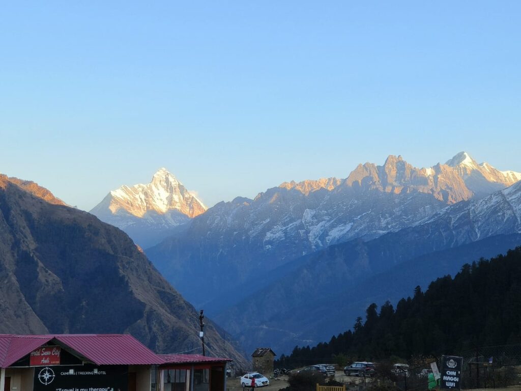 जुलाई में घूमने की 10 बेस्ट जगह, जुलाई में घूमने की जगह, auli mein ghumne ki jgh, औली में घूमने की जगह, वैली ऑफ फ्लावर्स में घूमने की जगह, फूलों की घाटी उत्तराखंड 