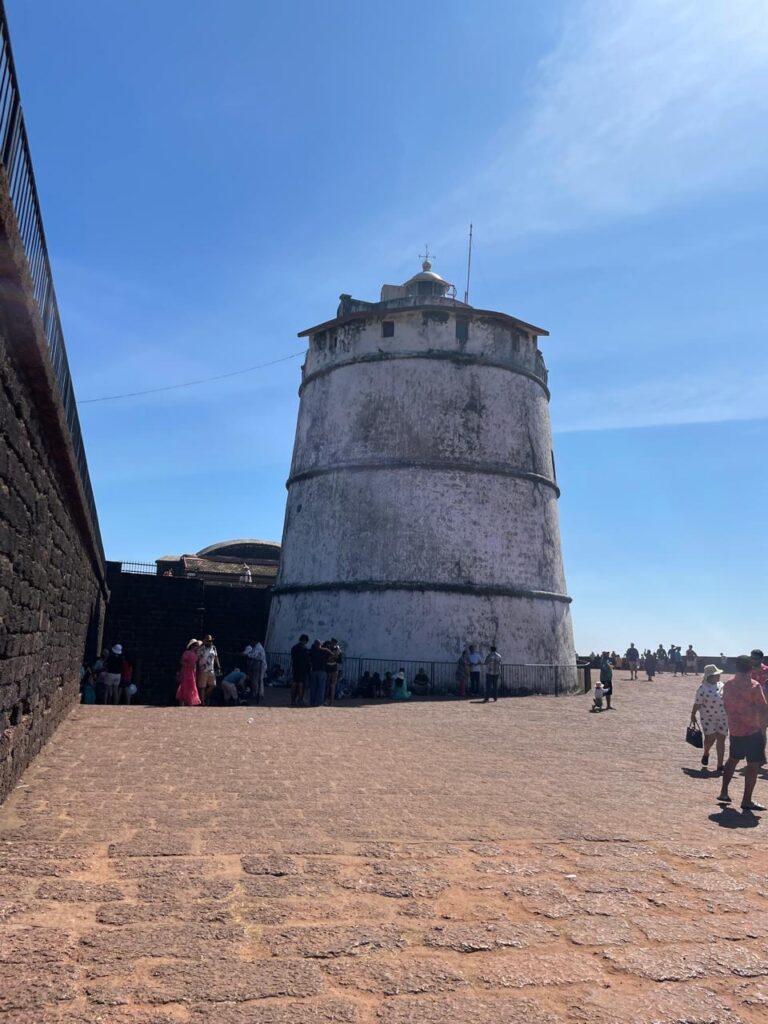 नॉर्थ गोवा में घूमने की जगह : Best Place To Visit In North Goa 2 नॉर्थ गोवा में घूमने की जगह, गोवा के पर्यटन स्थल, गोवा के बीच, भारत की बीच राजधानी, गोवा के जीवंत बीच, कैलंगुट बीच,best place to visit in north goa, नॉर्थ गोवा की बेहतरीन जगह, नॉर्थ गोवा में घूमने की जगह, गोवा में घूमने लायक जगह, नॉर्थ गोवा के पर्यटन स्थल, नॉर्थ गोवा के बेस्ट बीच, नॉर्थ गोवा, visit places in north goa, best beaches in north goa, famous beaches in north goa, गोवा के फेमस बीच, गोवा यात्रा, नॉर्थ गोवा में घूमने की जगह, गोवा के पर्यटन स्थल, गोवा के बीच, भारत की बीच राजधानी, गोवा के जीवंत बीच, कैलंगुट बीच, अगुआडा किला