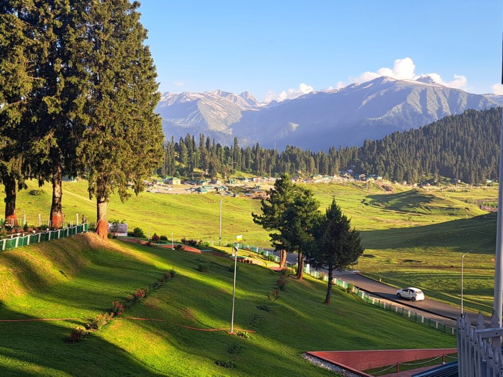 अगस्त में घूमने की 10 बेस्ट जगह : Best Places To Visit In August 6 अगस्त में घूमने की 10 बेस्ट जगह, Best Places To Visit In August, अगस्त में घूमने की जगह, मानसून में घूमने की जगह, बारिश के समय बेस्ट घूमने की जगह, अगस्त के पर्यटन स्थल,