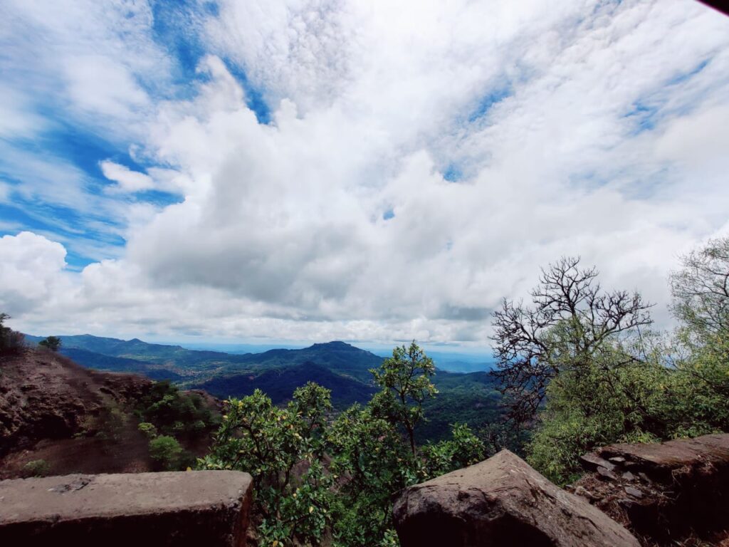 महाराष्ट्र में घूमने की जगह, महाराष्ट्र के दर्शनीय स्थल, महाराष्ट्र के पर्यटन स्थल, मुंबई में घूमने की जगह, नासिक में घूमने की जगह, पुणे में घूमने की जगह, महाराष्ट्र के बेस्ट प्लेस, अजंता एलोरा के पास की जगह,लोनावाला में घूमने की जगह, अंबोली में घूमने की जगह, लोनावला में घूमने की जगह, अजंता और एलोरा में घूमने की जगह, औरगबद में घूमने की जगह, महबलेश्वर में घूमने की जगह, पंचगनी में घूमने की जगह, राजमाची में घूमने की जगह, खंडाला में घूमने की जगह, माथेरान में घूमने की जगह, 