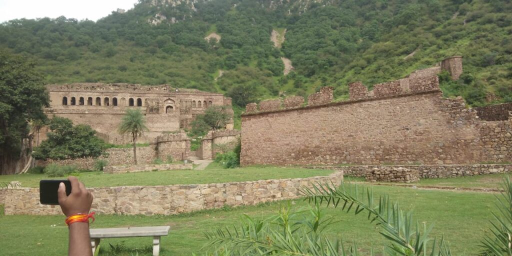 राजस्थान में घूमने की जगह, places to visit in rajasthan, राजस्थान के पर्यटन स्थल, राजस्थान की खूबसूरत जगह, राजस्थान के प्रमुख शहर, राजस्थान के बेस्ट जगह, जैसलमेर में घूमने की जगह, जयपुर में घूमने की जगह, जोधपुर में घूमने की जगह, माउंट आबू में घूमने की जगह, राजस्थान के मंदिर, राजस्थान के किले, राजस्थान का इतिहास 